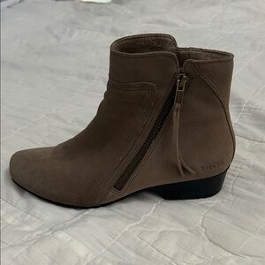 Taos Delilah Ankle Boots